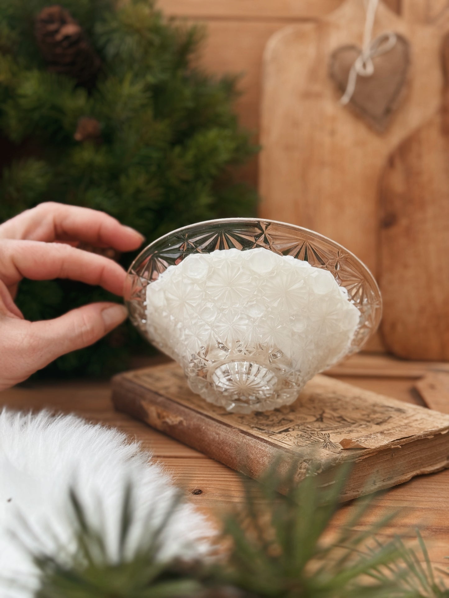 Coupe à fruit en verre ciselé