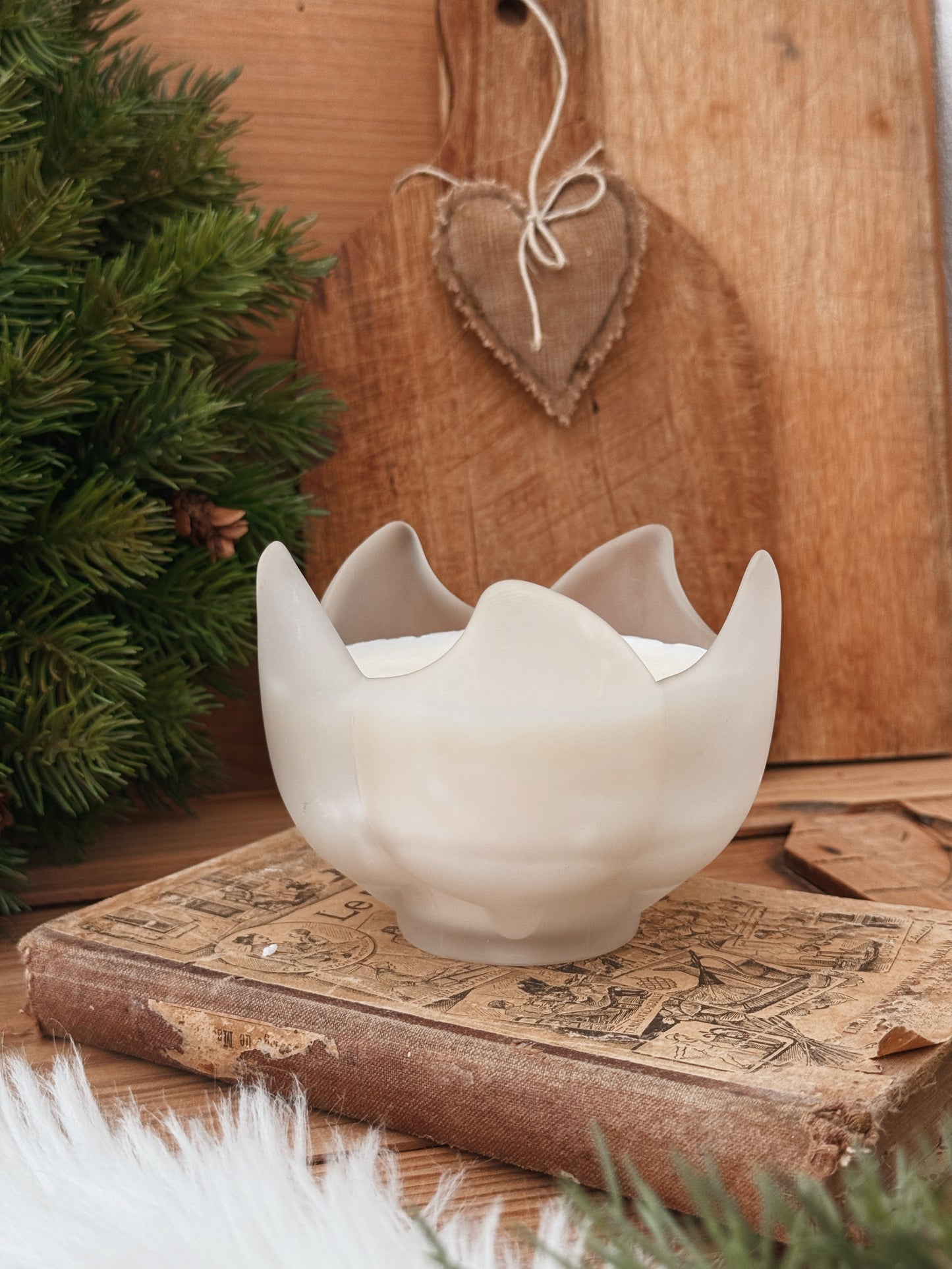 Photophore en verre dépoli en forme de fleur