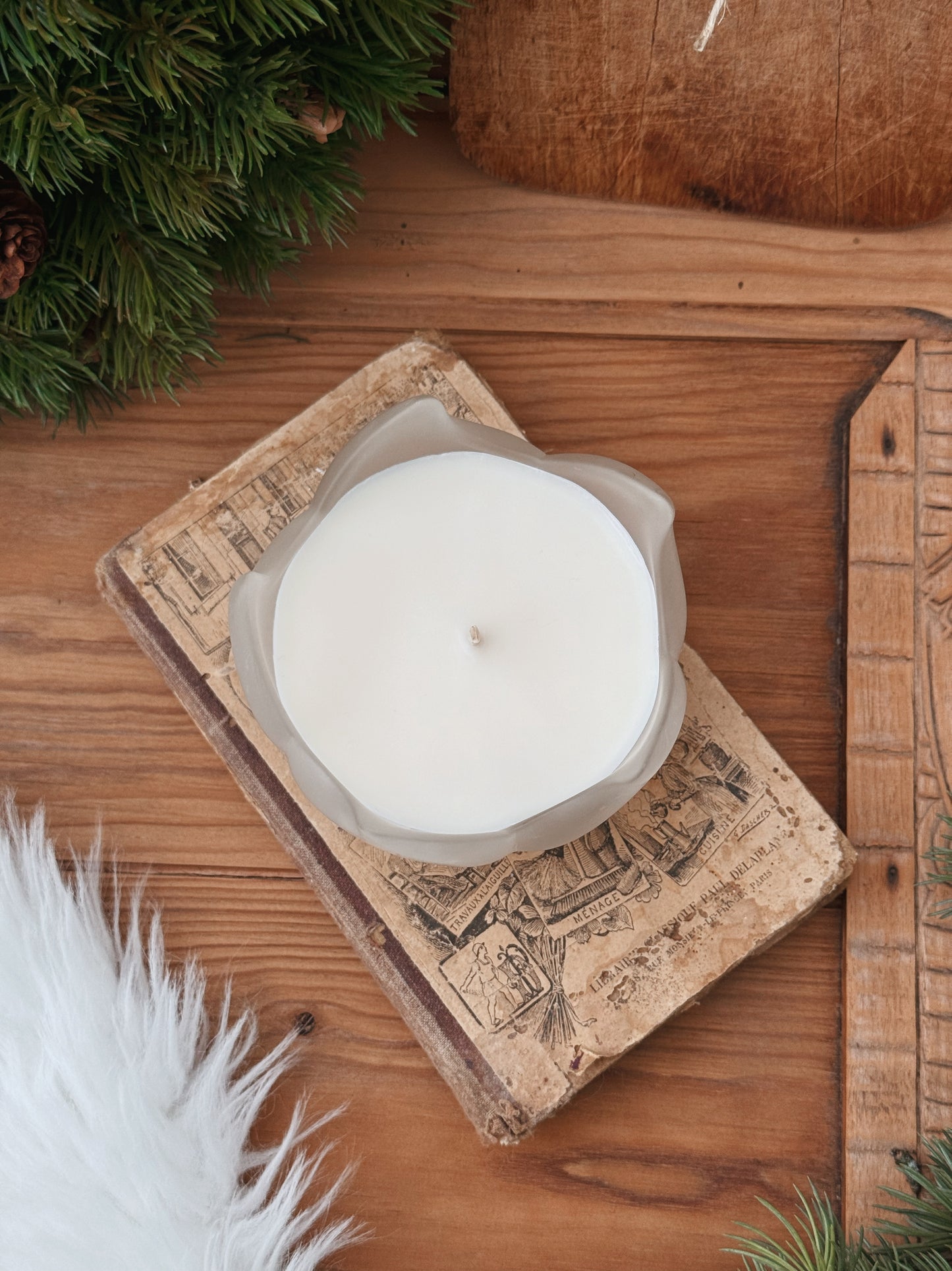 Photophore en verre dépoli en forme de fleur