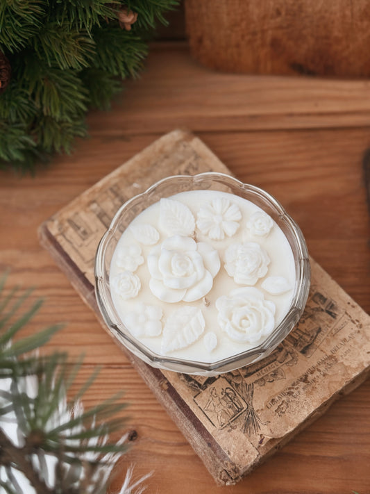 Coupelle ancienne en verre forme pétales